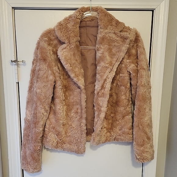 Chic Blush Pink Faux Fur Jacket - Picture 2 of 4